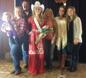 Paige’s niece Kaydence Gaffney, sister Brooke, father Kyle, Paige, mother Dawn, and sisters Shelly Kline and Brittany Gaffney